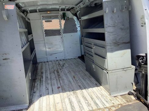 Used 2012 GMC Savana 2500 RWD image 29