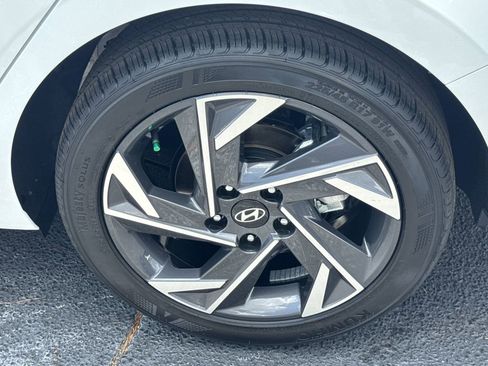 New 2025 Hyundai Elantra Sport image 19