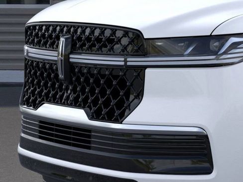 New 2025 Lincoln Navigator Reserve w/ Jet Appearance Package image 17
