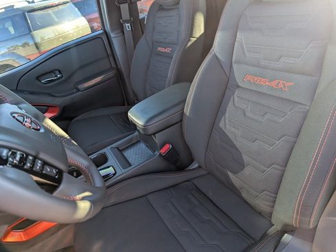 Used 2025 Nissan Frontier PRO-4X w/ Black Accent Package image 9