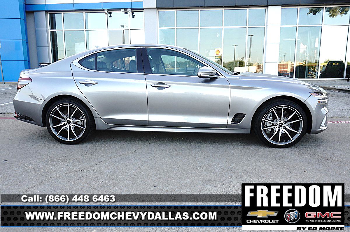 Used 2025 Genesis G70 2.5T RWD image 41
