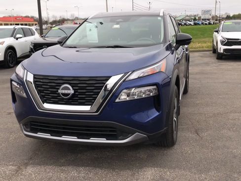 Used 2023 Nissan Rogue SL w/ SL Premium Package image 4