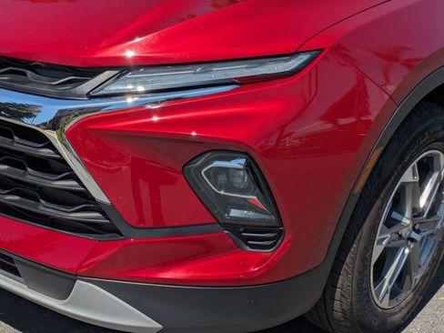 Used 2025 Chevrolet Blazer LT AWD/4WD image 11