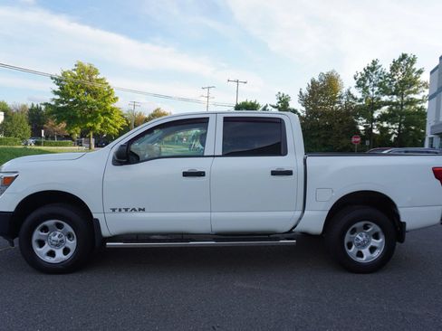 Used 2017 Nissan Titan S AWD/4WD image 4