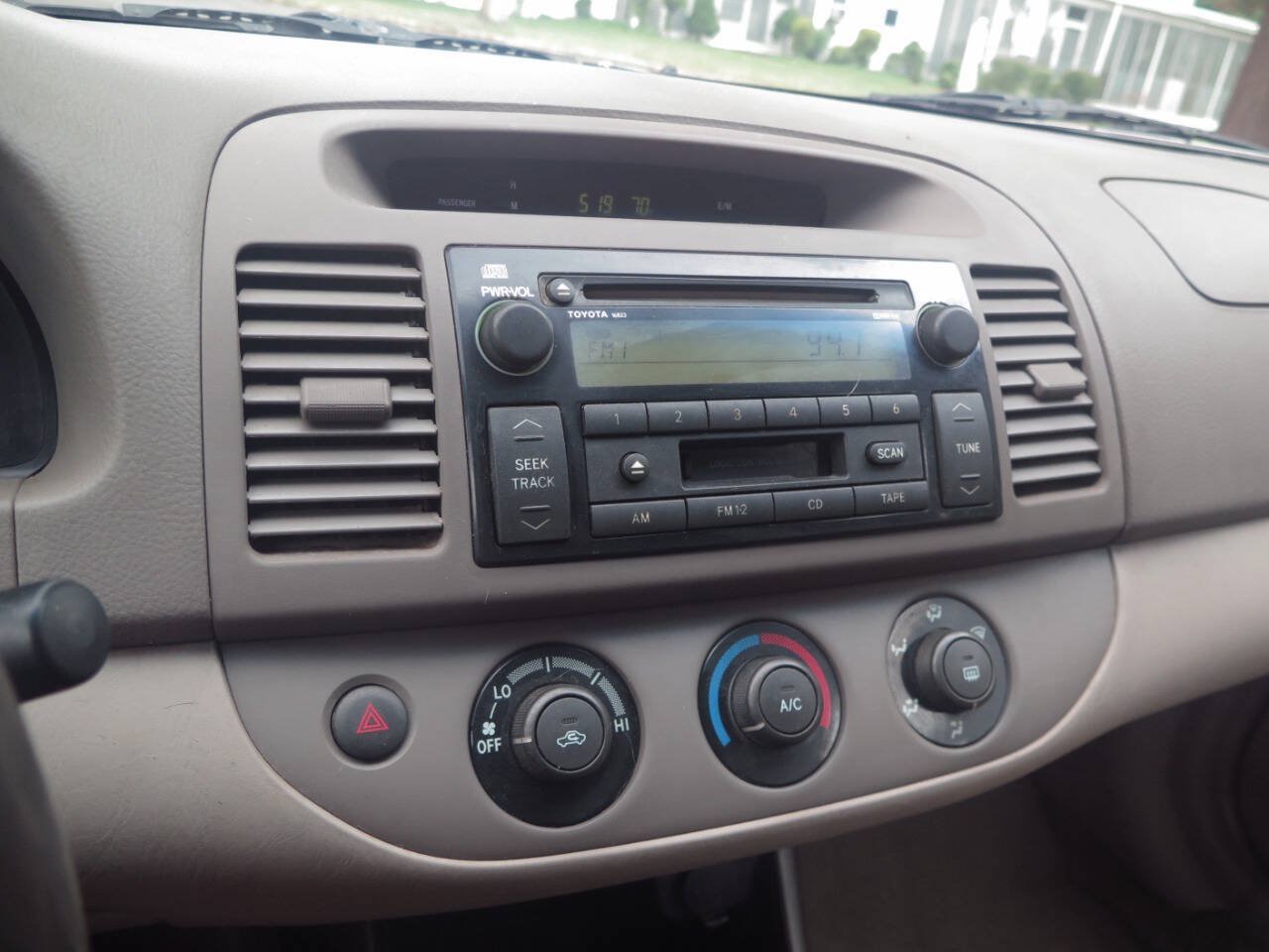 Used 2002 Toyota Camry SE FWD image 10