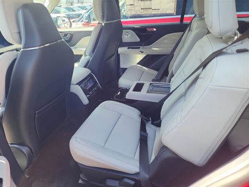 New 2025 Lincoln Aviator Reserve w/ Equipment Group 201A image 14