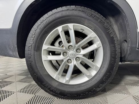 Used 2015 Kia Sorento LX FWD image 40