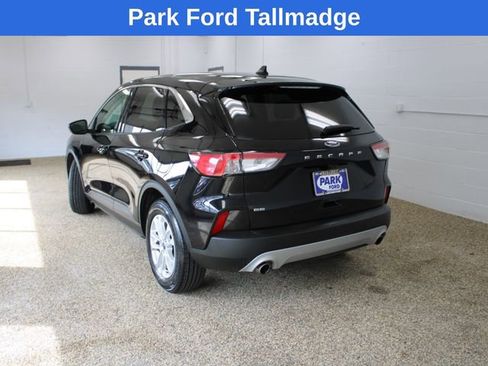 Used 2022 Ford Escape SE w/ Convenience Package image 3
