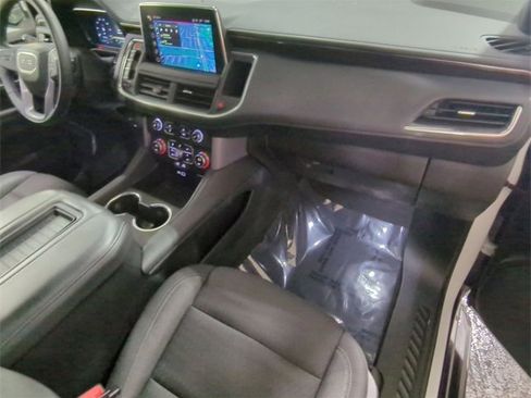 Used 2023 GMC Yukon SLE w/ Gmc Pro Safety Plus Package image 28