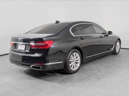 Used 2017 BMW 740i RWD image 8