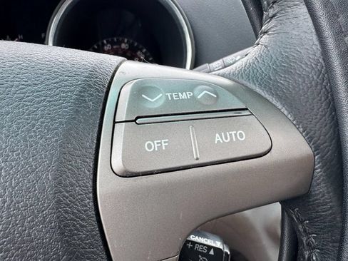 Used 2010 Toyota Highlander Limited AWD/4WD image 20