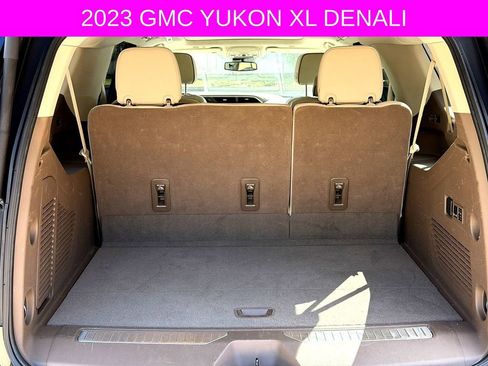 Used 2023 GMC Yukon XL Denali image 23