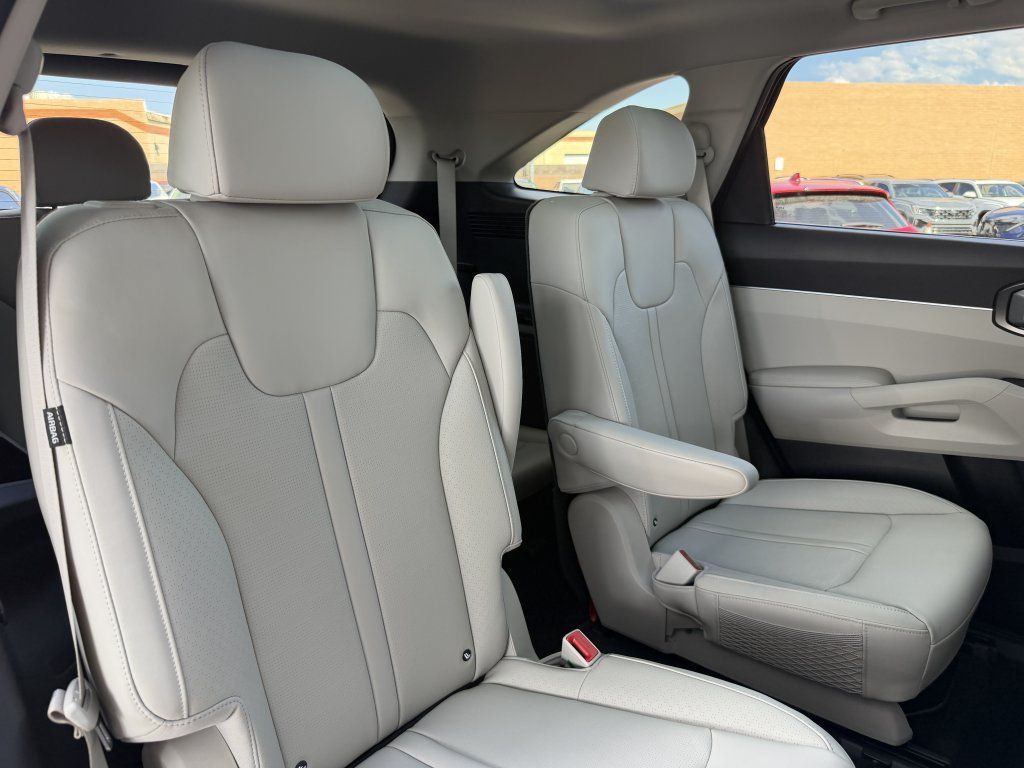 Used 2025 Kia Sorento EX w/ EX Panoramic Sunroof Package AWD/4WD image 38