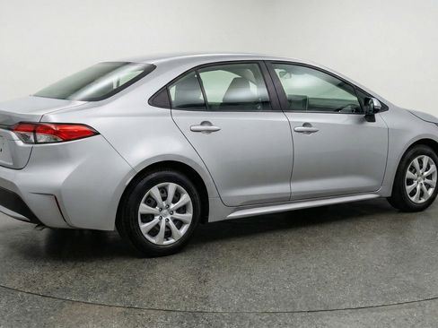 Used 2025 Toyota Corolla LE FWD image 9