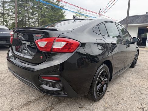 Used 2017 Chevrolet Cruze LT w/ RS Package FWD image 5