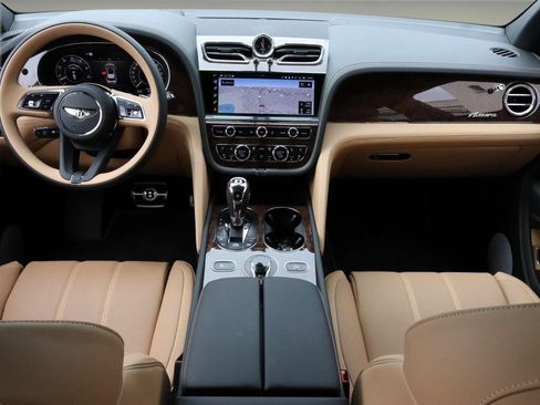 New 2025 Bentley Bentayga Extended Wheelbase image 4