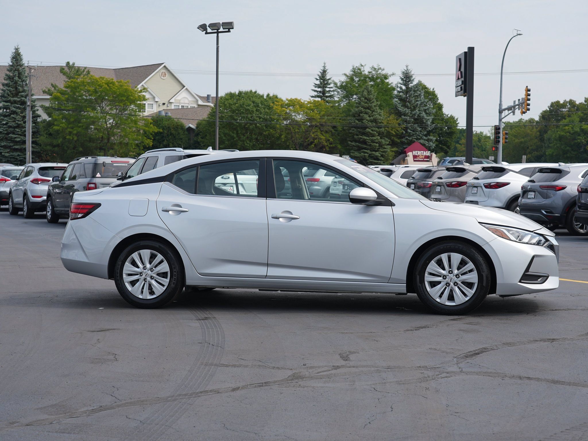 Used 2021 Nissan Sentra S FWD image 2
