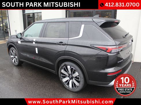 New 2025 Mitsubishi Outlander SE image 9