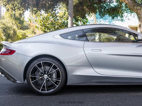 Used 2014 Aston Martin Vanquish Coupe image 10