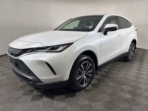 Used 2023 Toyota Venza LE AWD/4WD image 8