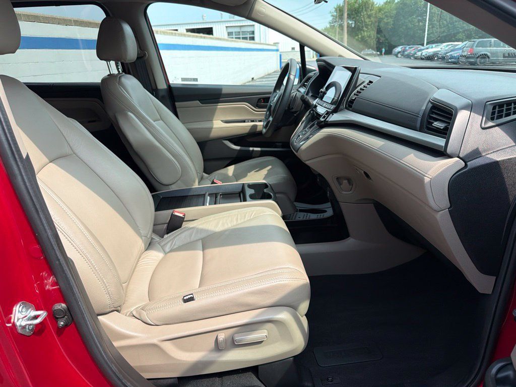Certified 2024 Honda Odyssey EX image 24