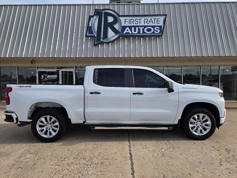 Used 2022 Chevrolet Silverado 1500 Custom AWD/4WD image 9
