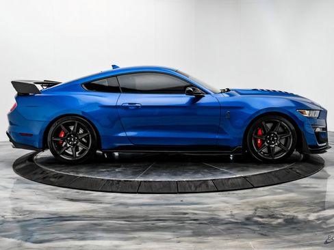 Used 2021 Ford Mustang Shelby GT500 w/ Carbon Fiber Track Pack image 18