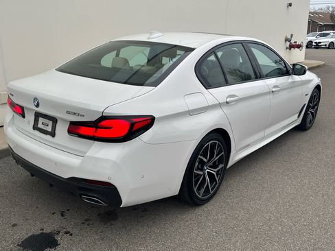 Certified 2023 BMW 530e xDrive w/ Premium Package image 3