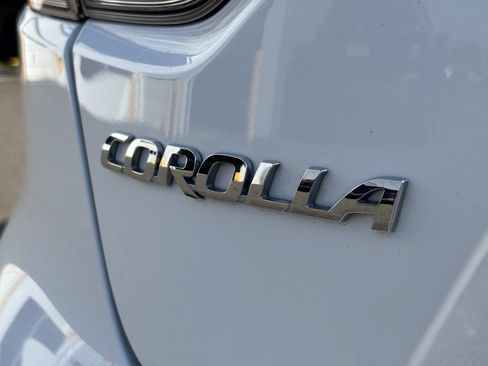 Used 2023 Toyota Corolla LE FWD image 11