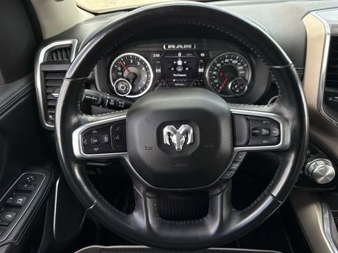 Used 2022 RAM 1500 Laramie AWD/4WD image 16