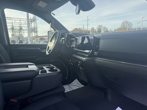 Used 2024 Chevrolet Silverado 2500 LT w/ Convenience Package image 13