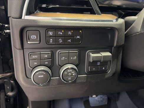 New 2026 Chevrolet Suburban High Country w/ Sun And Tow Package image 19