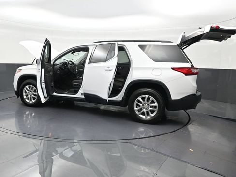 Used 2020 Chevrolet Traverse LT FWD image 33