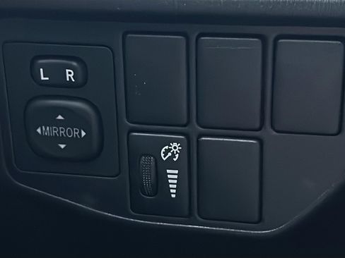 Used 2015 Toyota Prius Three image 26