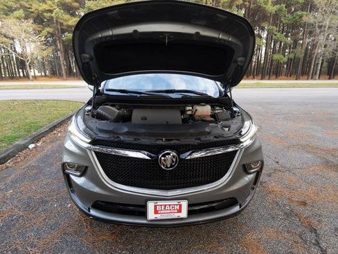 Used 2024 Buick Enclave Essence w/ Sport Touring Edition image 9