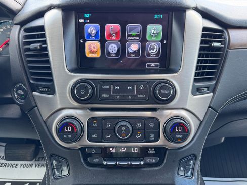 Used 2020 GMC Yukon XL Denali w/ Denali Ultimate Package AWD/4WD image 24