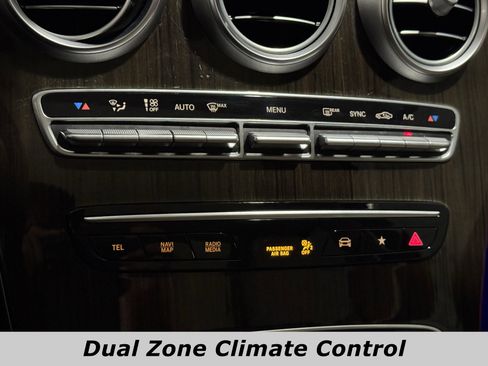 Used 2021 Mercedes-Benz GLC 300 4MATIC w/ Premium Package image 9