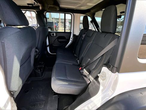 Used 2024 Jeep Wrangler Willys image 17