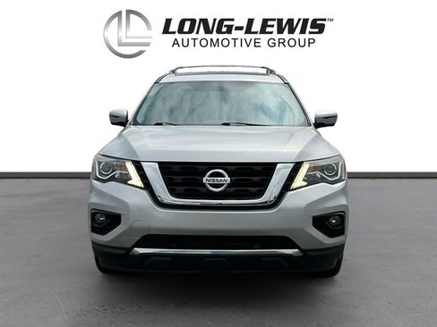 Used 2018 Nissan Pathfinder Platinum FWD image 11