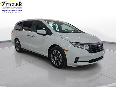 Used 2024 Honda Odyssey EX-L image 3