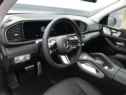 New 2026 Mercedes-Benz GLS 450 4MATIC image 11