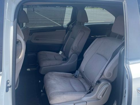 Used 2019 Honda Odyssey EX image 9
