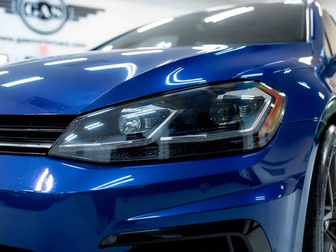 Used 2018 Volkswagen Golf R 4-Door image 11