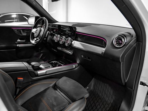 Used 2023 Mercedes-Benz GLB 250 image 19