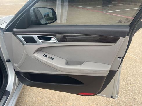 Used 2017 Genesis G80 3.8 image 20