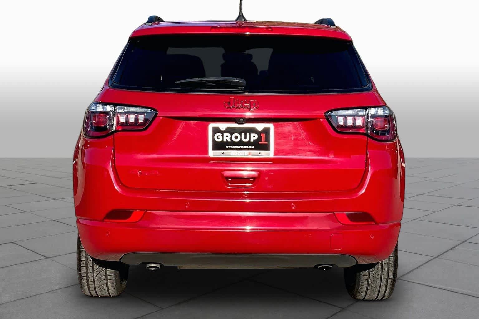 Used 2023 Jeep Compass Limited AWD/4WD image 5