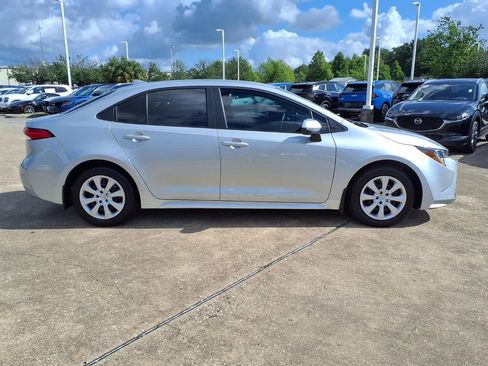 Used 2026 Toyota Corolla LE FWD image 6