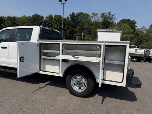 Used 2023 Ford F250 XL w/ Snow Plow Prep Package AWD/4WD image 9