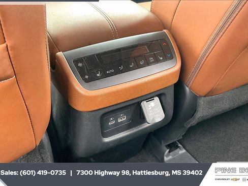 Used 2023 Nissan Pathfinder Platinum w/ Cargo Package AWD/4WD image 24