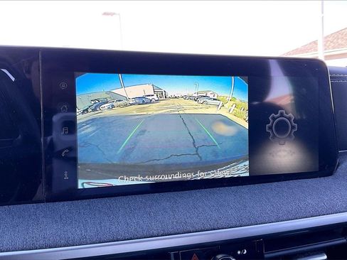 Used 2025 Nissan Kicks SV image 19